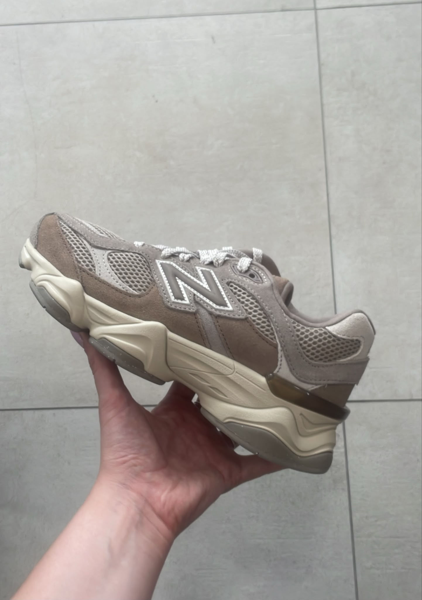 New Balance 9060 marrone
