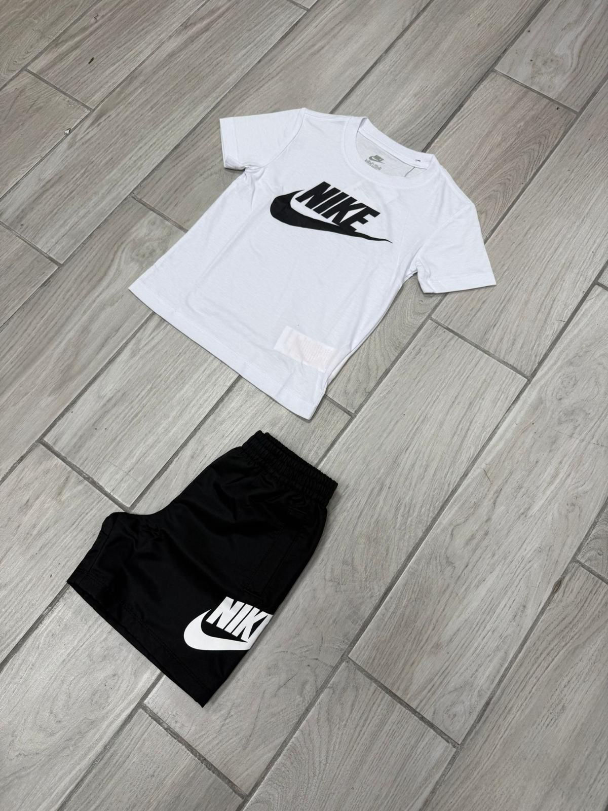Nike completo bimbo/a