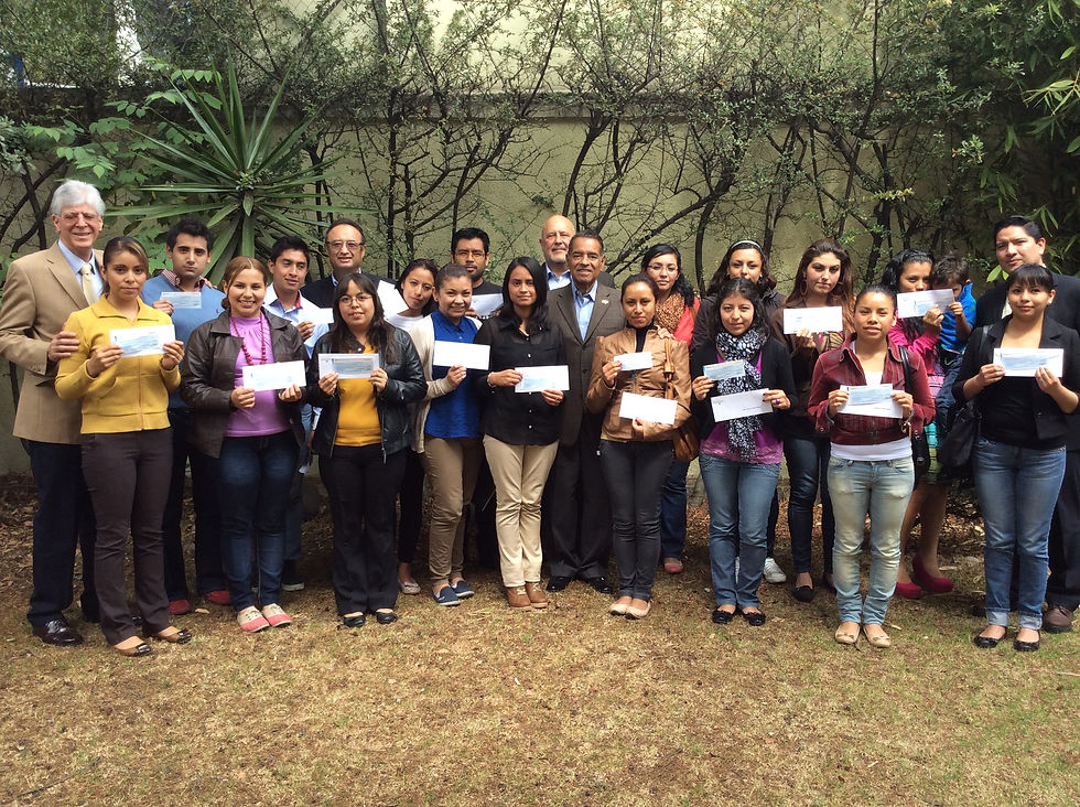 Entrega de becas de Titulación