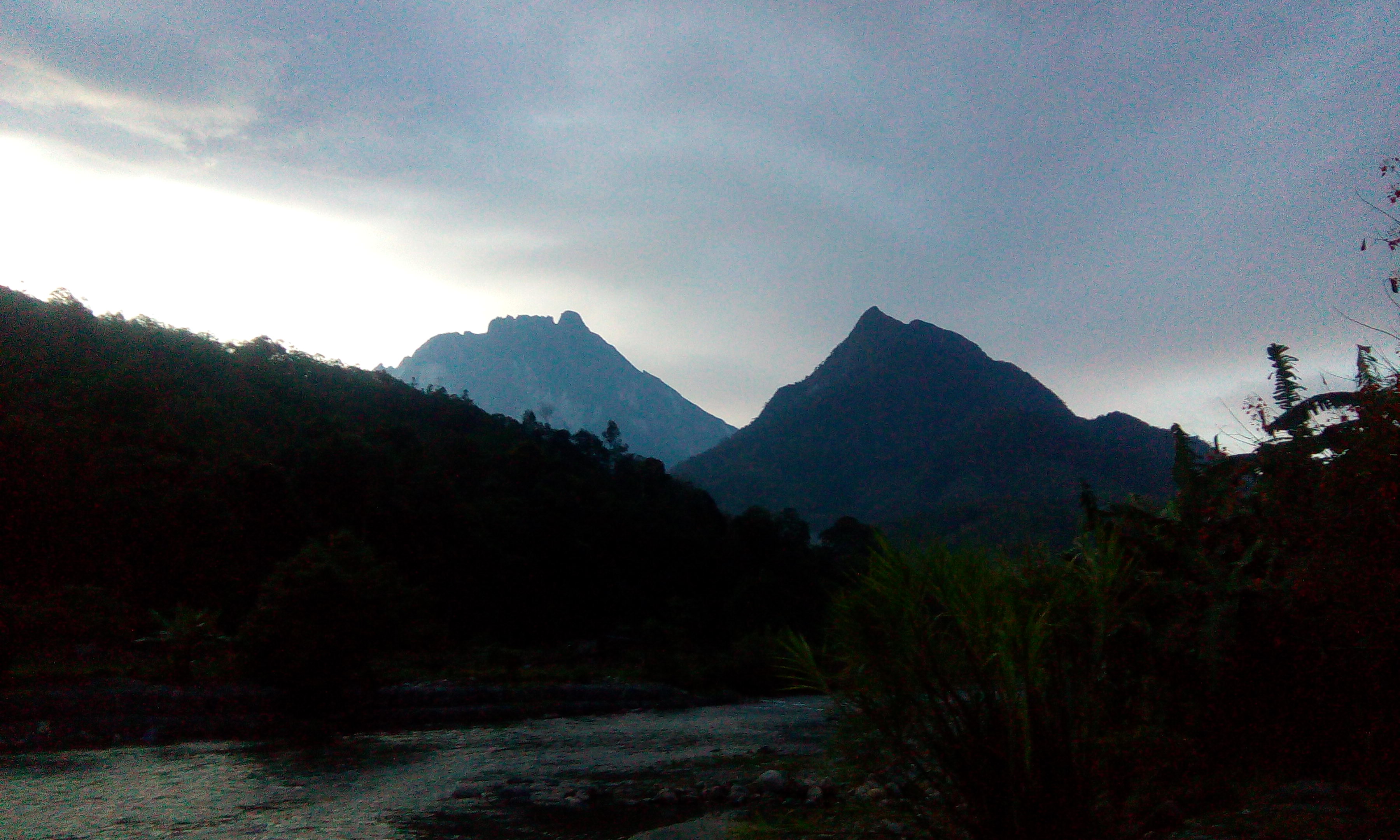 Mt Kinabalu Vs Mt Tambayukon