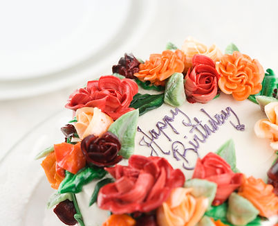 Çiçekli doğum günü pastası