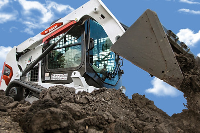 bobcat-t550-compact-track-loader-black-dirt.jpg