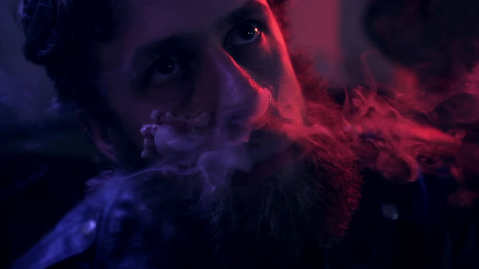 Jeremy Neale - Swing Left