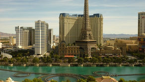 Hotel deals during shoulder season – Best months to visit Las Vegas in 2026