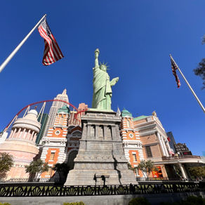 Understanding American etiquette at a Las Vegas show