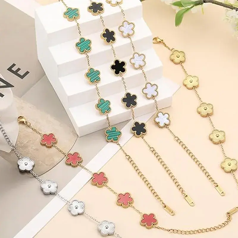 Thumbnail: Lucky Clover Bracelet - Stainless Steel/Gold Plated