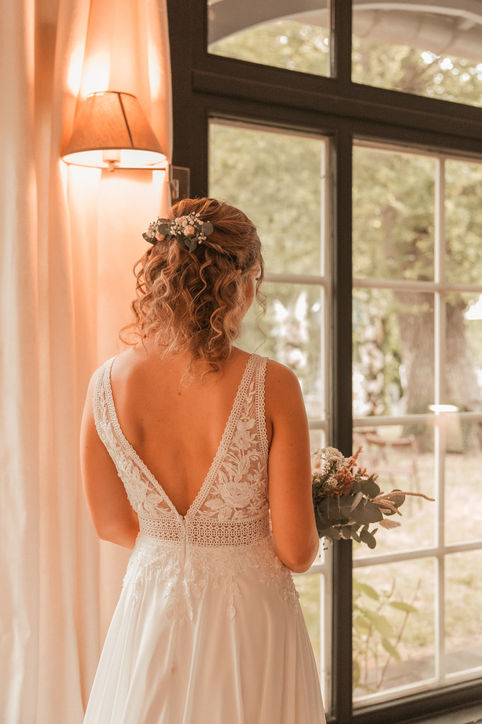 Barrette fleurie en fleurs naturelles pour la mariée