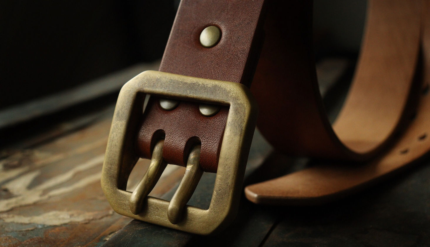 brass buckle oak tanned belt