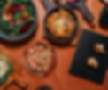 mesa com comidas
