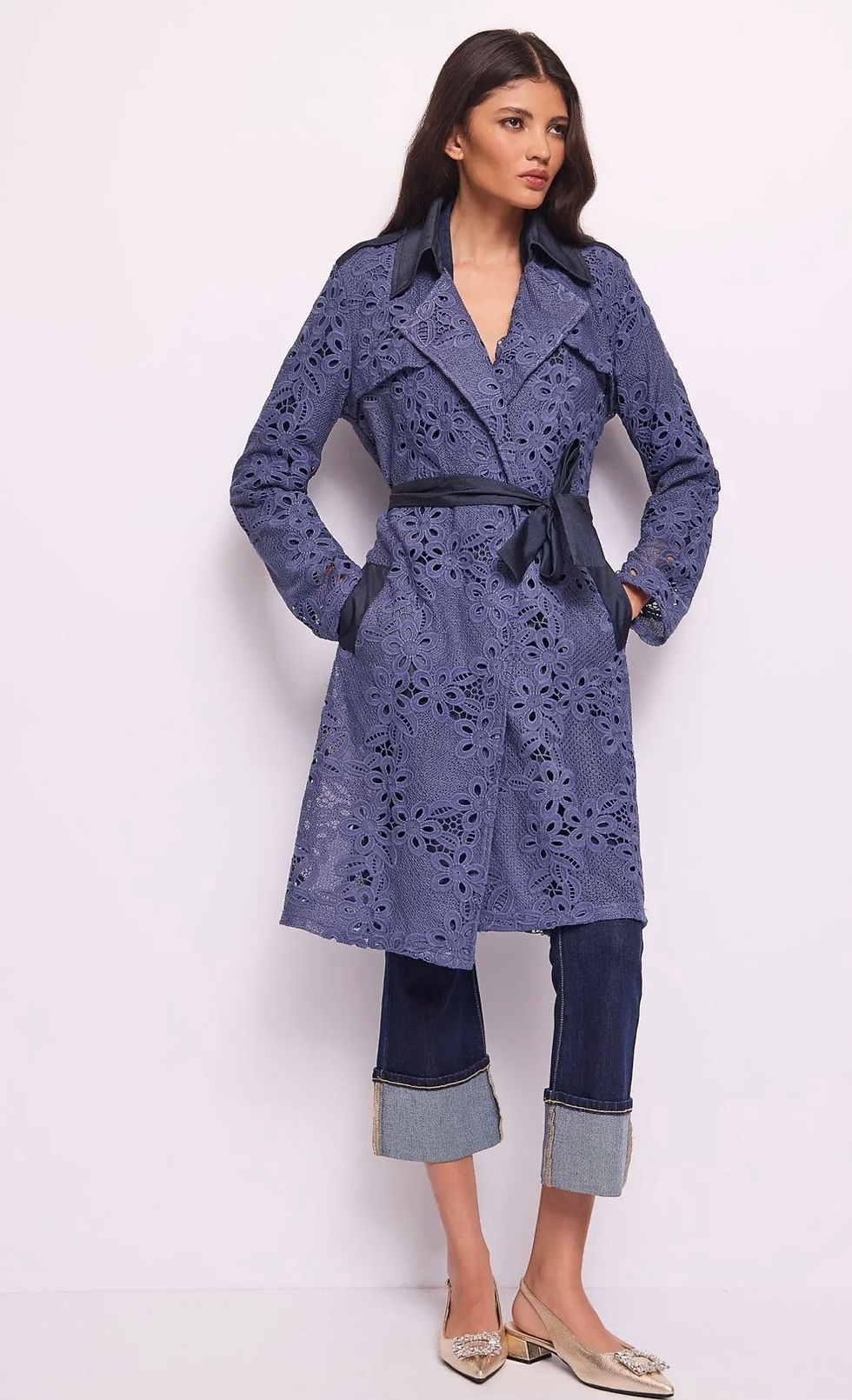 GABARDINA DE BLONDA TROQUELADA DENNY ROSE