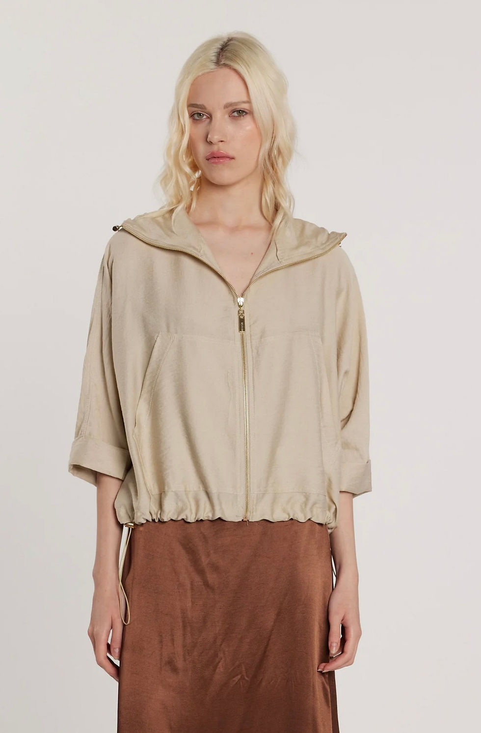 Miniatura: CHAQUETA CON CAPUCHA LORYSA RELISH