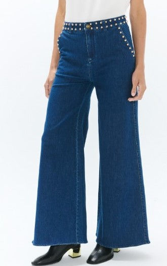 Miniatura: DENIM FLARE CON TACHAS EN CINTURA Y BOLSILLOS LOLA CASADEMUNT