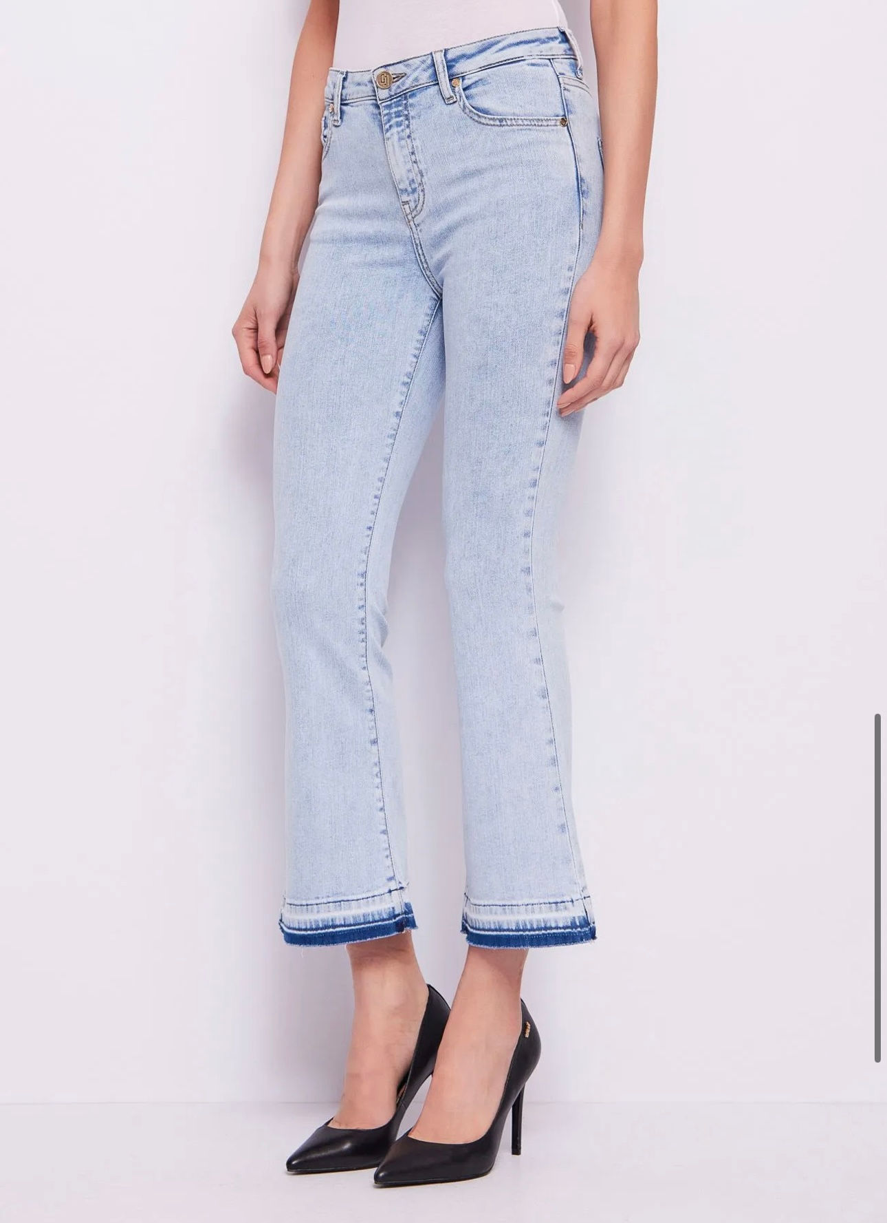 JEANS ACAMPANADOS CROPPED GAUDÌ