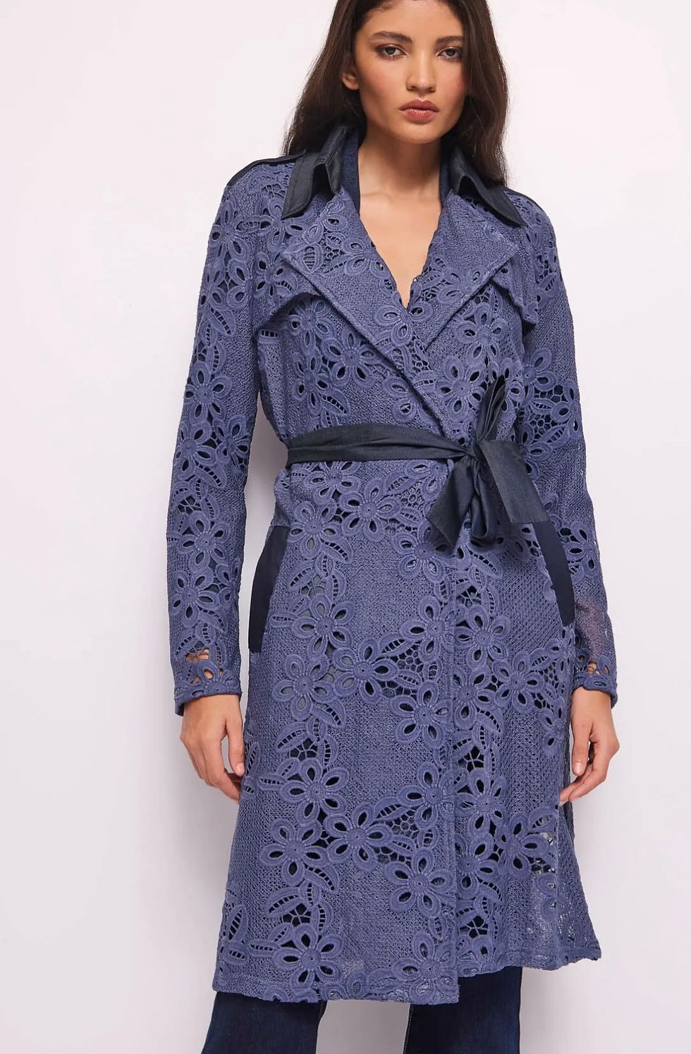 Miniatura: GABARDINA  DE BLONDA TROQUELADA DENNY ROSE