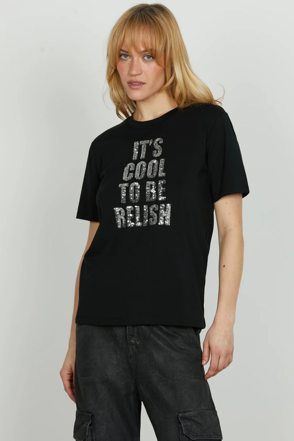 CAMISETA MONREA NEGRA PAILLETTES RELISH