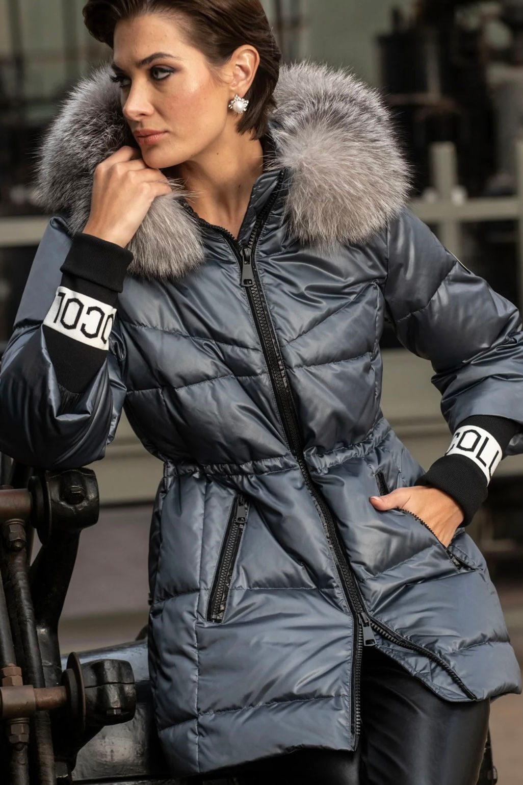 PLUMAS GRIS PLOMO PUÑOS SPORT LOCO LUXO Style 6048