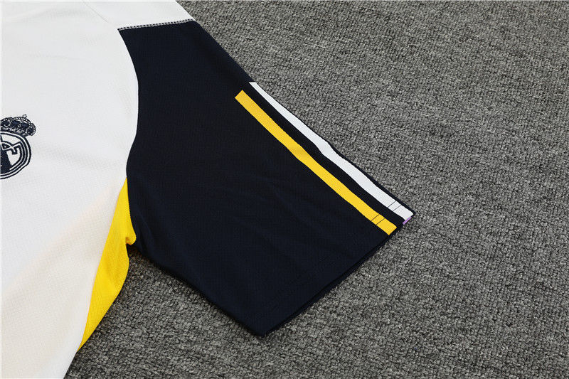 Miniatura: Equipación Entrenamiento Real Madrid