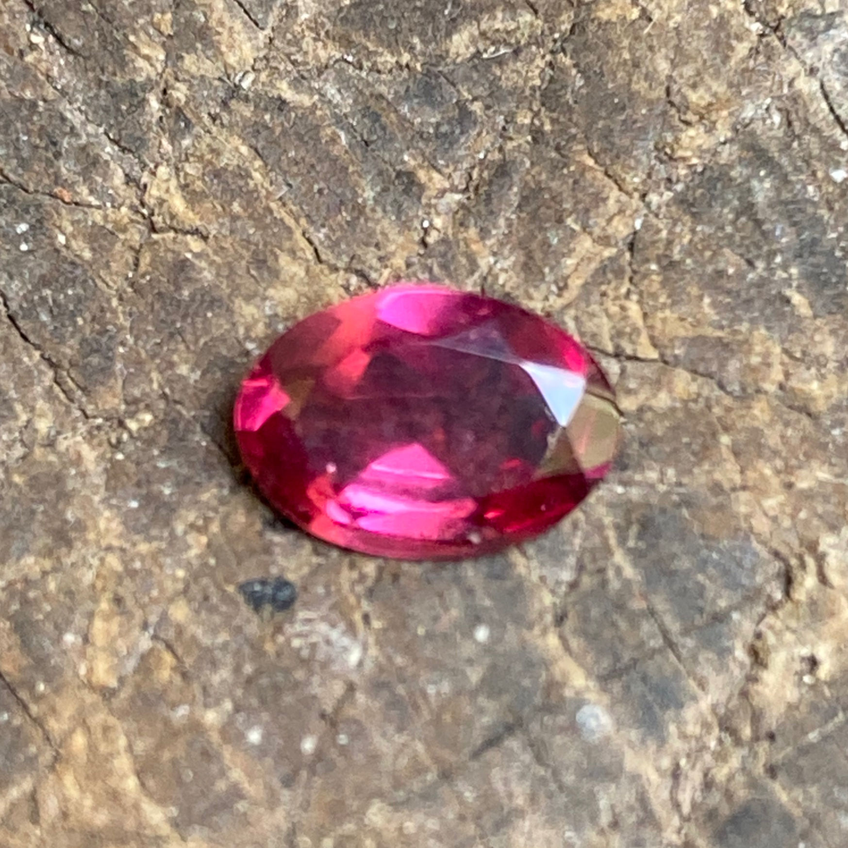 Grenat rhodolite 0.8 ct (Ref : GREM0005)