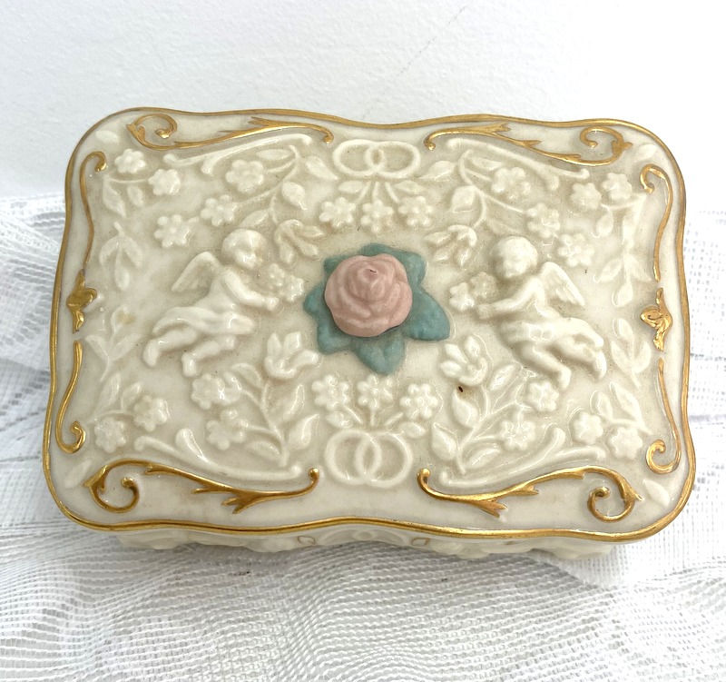Thumbnail: Vintage Porcelain Music Box with Cherubs and Pink Rose, LENOX 1996