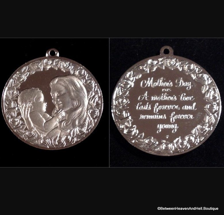 1975 Vintage Medal Mother Baby Sterling Silver Pendant Franklin Mint