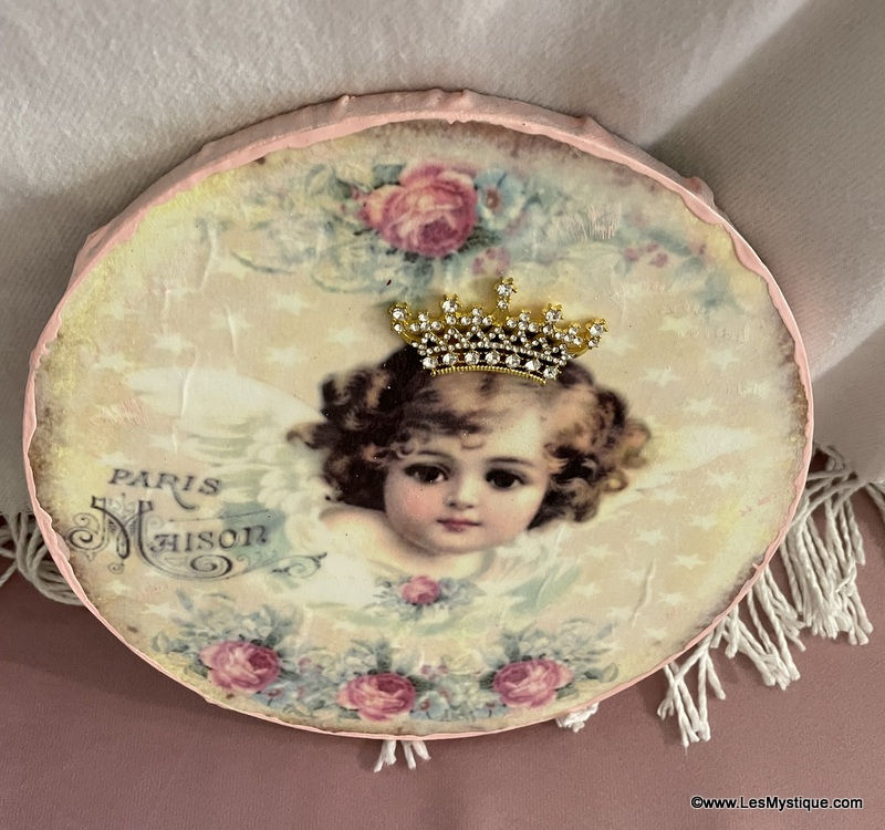 Thumbnail: Crowned Victorian Cherub Vintage Angel French Art Round Canvas