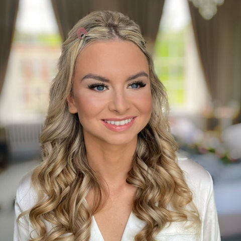 Bridal Makeup Artist, wedding makeup, bride, Shropshire Makeup Artist, Shrewsbury Makeup Artist, Powys Makeup Artist, Wales Makeup Artist, London Makeup Artist. Investing in your wedding memories.
