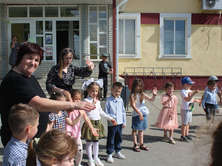 Сотрудники супермаркета "Аляска" организовали для детей праздничное мероприятие