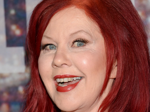 Kate Pierson, íconica cantora do B-52s, anuncia novo álbum solo, "Radios and Rainbows"