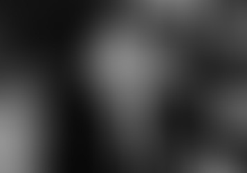 "Fahrenheit 451" uma distopia literária impactante e reflexiva escrita por Ray Bradbury.