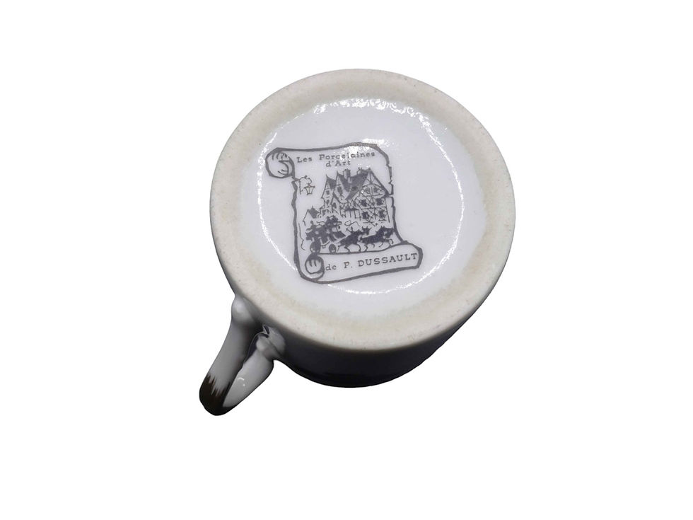 Miniature : 12 tasses à café en porcelaine