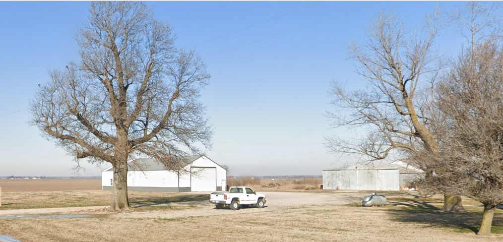 21073 State Hwy Z, Bernie, MO Shop and Grain Bins