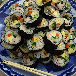 Making Makizushi at Kobe-Seattle sister city association's New Year Party