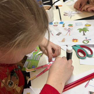 загальне фото в кафе дітей і команди Муркотика