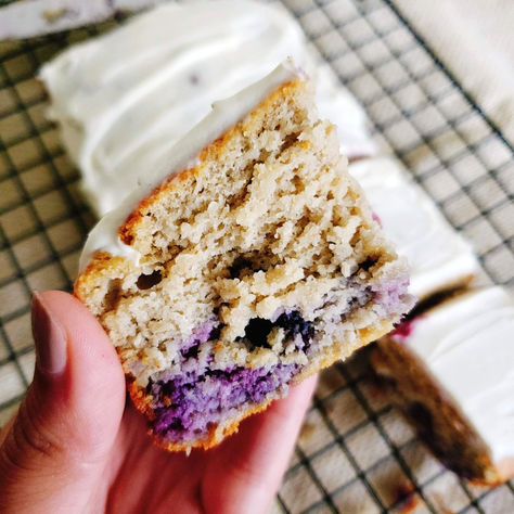 Pan de banano con arándanos