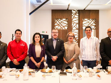 FORTALECE ROMÁN COTA VÍNCULOS CON EL SECTOR INDUSTRIAL 
