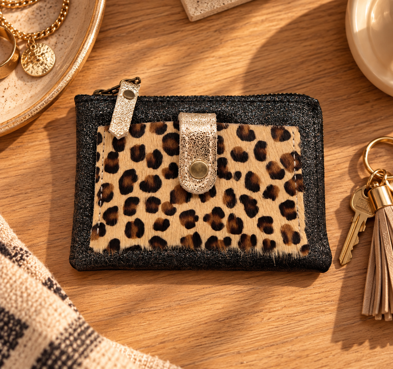 Isa – Portefeuille en cuir noir brillant et leopard