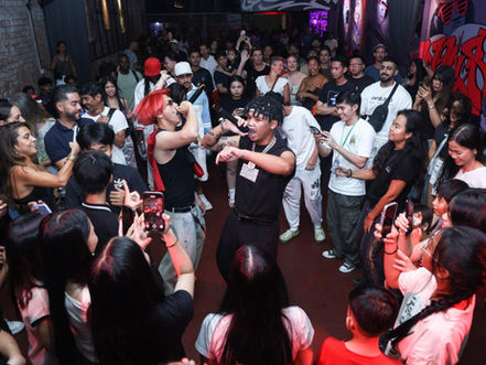 The Border Sâmaki was the major hip-hop charity event of the year in Cambodia, bringing together over forty artists and nearly 400 spectators at the B-Box Factory on Saturday 6 September.