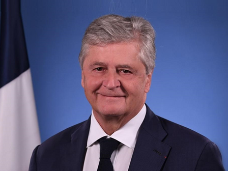 Le ministre délégué chargé du Commerce extérieur et de l'Attractivité, Nicolas Forissier, se rend au Cambodge les 9 et 10 juillet pour rencontrer les principaux responsables économiques du Royaume et la communauté d'affaires française. Un déplacement qui prépare le terrain avant la visite d'Emmanuel Macron, prévue en novembre à l'occasion du Sommet de la Francophonie, et qui intervient alors que les échanges bilatéraux marquent le pas au premier trimestre 2026, après une année 2025 pourtant encourageante.