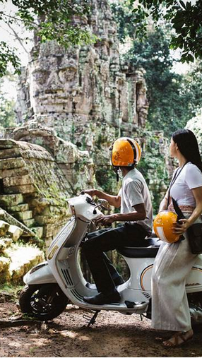 Pendant des siècles, la simple évocation du Cambodge a évoqué une image de mystère et d'aventure. D'Angkor, siège du puissant empire khmer qui a prospéré comme l'une des civilisations les plus dominantes d'Asie, à Phnom Penh, métropole royale moderne et animée, le Cambodge est aujourd'hui l'une des destinations les plus prisées des voyageurs du monde entier.