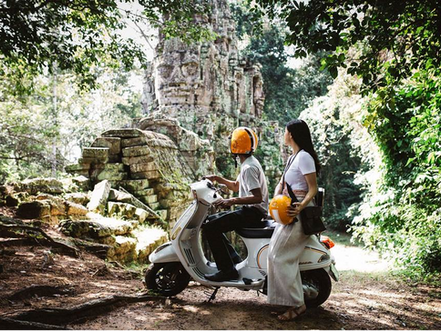 Pendant des siècles, la simple évocation du Cambodge a évoqué une image de mystère et d'aventure. D'Angkor, siège du puissant empire khmer qui a prospéré comme l'une des civilisations les plus dominantes d'Asie, à Phnom Penh, métropole royale moderne et animée, le Cambodge est aujourd'hui l'une des destinations les plus prisées des voyageurs du monde entier.