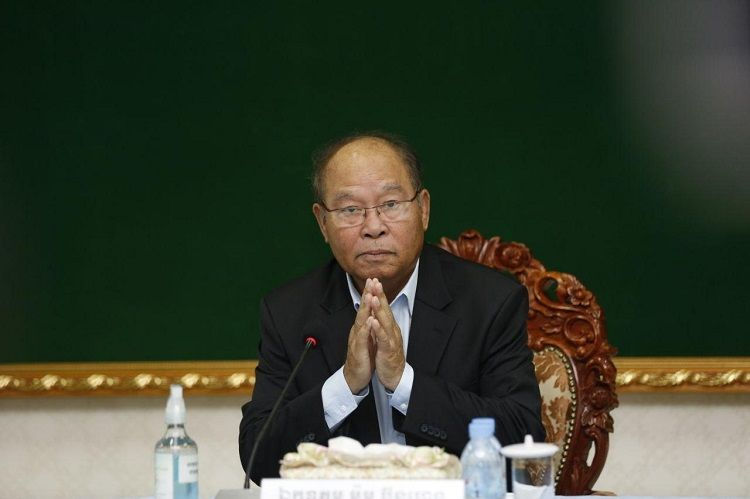 Le ministre de la Santé, S.E. Mam Bunheng