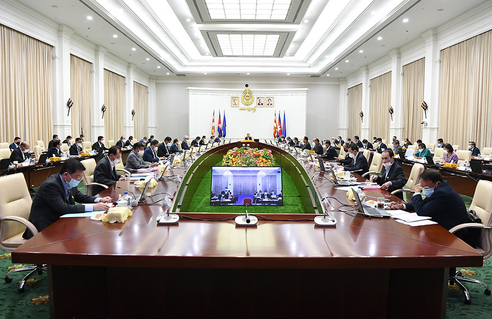 La mise en œuvre du cadre juridique existant a créé des difficultés pour les entreprises à échanger et à faire transiter des marchandises, dont certaines pourraient être corrigées par les amendements approuvés par le Conseil des ministres jeudi, selon le vice-président de la Chambre de commerce du Cambodge. YOUSOS APDOULRASHIM