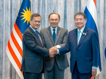 Phnom Penh – 28 July 2025 – The leaders of Cambodia and Thailand have agreed to implement an immediate and unconditional ceasefire starting at midnight tonight, announced His Excellency Dato' Seri Anwar Ibrahim, Prime Minister of Malaysia, at a press conference held in Putrajaya following a closed-door meeting this afternoon.