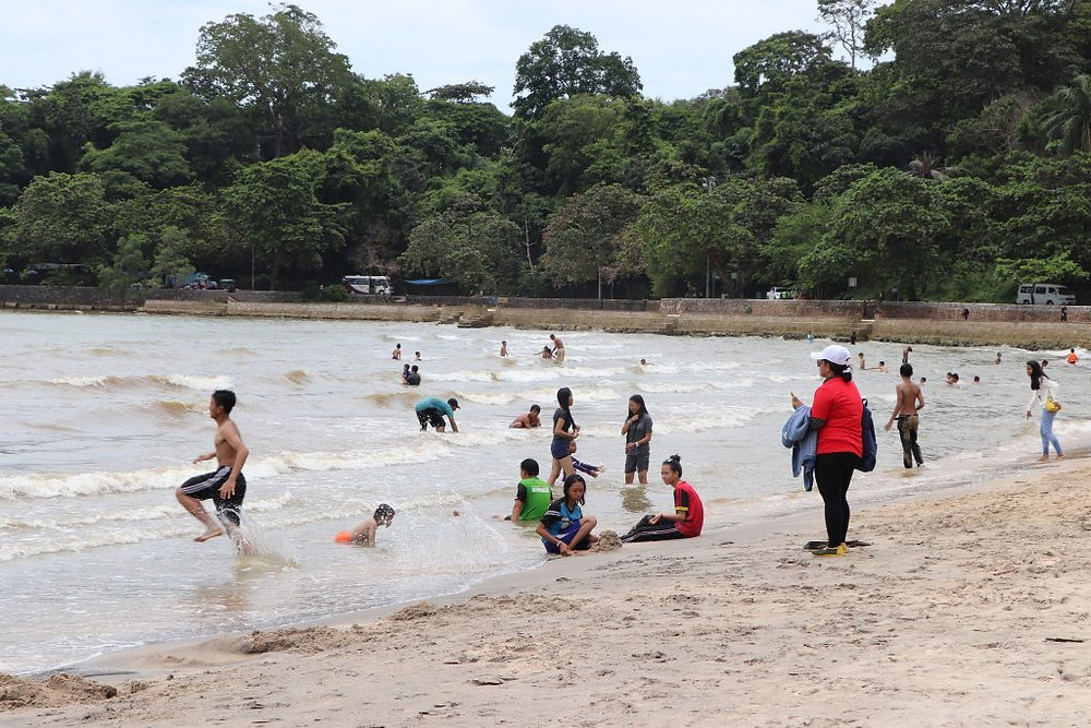 Plage centrale de Kep