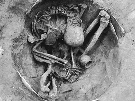 Histoire : Rituels mortuaires, des chasseurs-cueilleurs aux rois-dieux d'Angkor