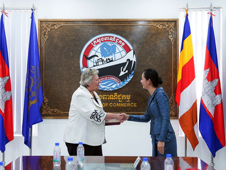Visite au Cambodge de la représentante du 1er ministre britannique pour le commerce
