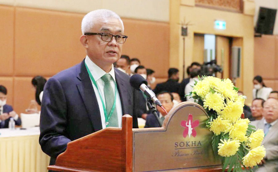 S.E. Aun Pornmoniroth, ministre de l’Économie et des Finances