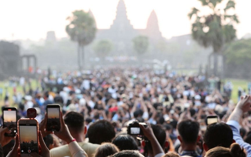 Parmi les visiteurs enregistrés, 6 500 étaient des touristes nationaux et des habitants de la région, et 2 226 étaient des visiteurs étrangers.
