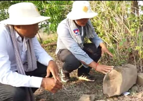 Les équipes du Hill Tribes Memory Community Center ont mis au jour, le 22 avril 2026, les vestiges d'un sanctuaire inconnu dans le district de Koh Nhek. Une découverte qui interroge autant l'histoire khmère que la mémoire des peuples des hautes terres.