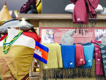 Le ministère cambodgien du Commerce a inauguré samedi la campagne nationale « #MadeInCambodia », une initiative stratégique visant à rehausser l'image des produits locaux et à intégrer les producteurs khmers dans les chaînes d'approvisionnement des grandes surfaces modernes.